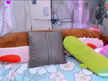 Julialy_  live sex cam