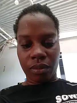 Momspretty  live sex cam