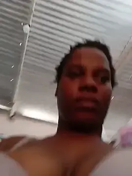 Momspretty  live sex cam