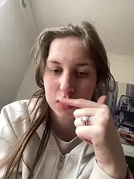 Innocent_Belle24  live sex cam
