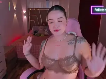 MiaLatina_  live sex cam