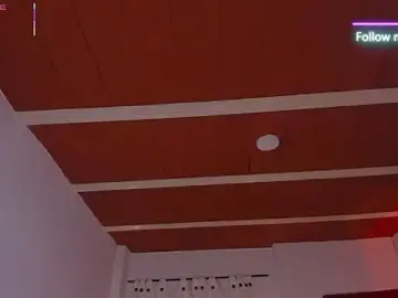MiaLatina_  live sex cam