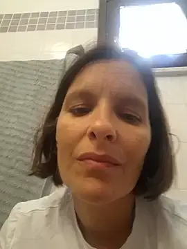 Piediniecollant  live sex cam