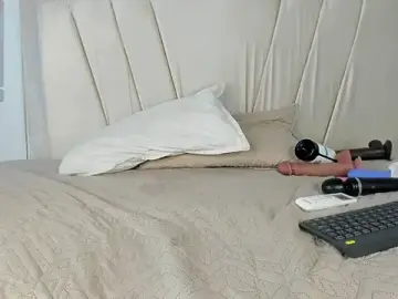 Scartet_blo  live sex cam