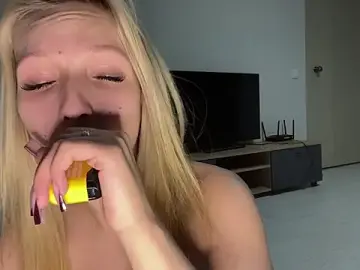 XXMelanieseXx  live sex cam