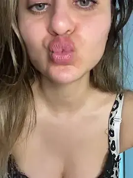 BarbieDanss  live sex cam