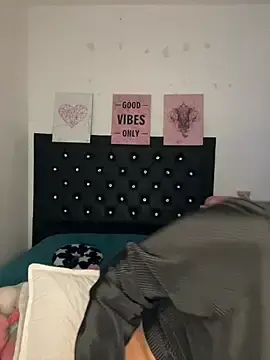 LoliitaBennett  live sex cam