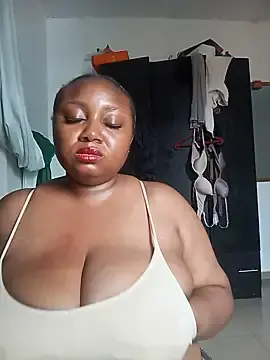 Chubbyfluffie  live sex cam