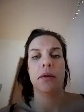 Sexygiirl20256  live sex cam