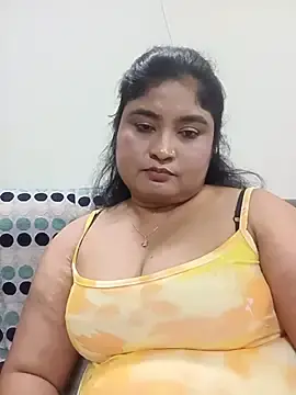 Hornyriyanka  live sex cam