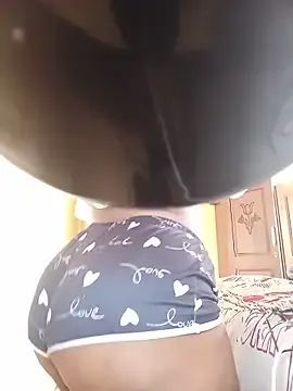 Rwaarwarr  live sex cam