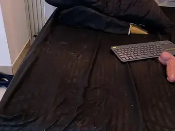 Abrilmirren  live sex cam