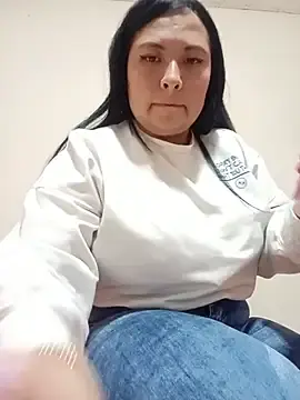 Cherry-kisse  live sex cam