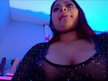 NicolleTaylor  live sex cam