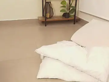 Sassy--Girl  live sex cam