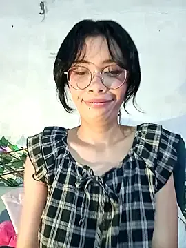 Dolliette24  live sex cam