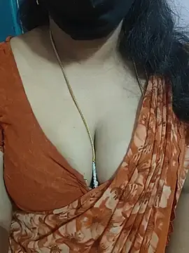 Luci-queen  live sex cam