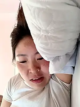 Emxinh-milo  live sex cam