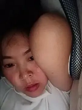 Emxinh-milo  live sex cam