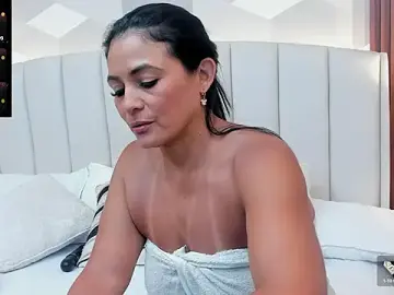 Mommy_Naughty  live sex cam