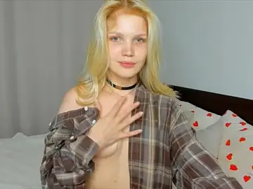 Xloe_Queen  live sex cam