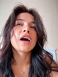 Adriennesexxx  live sex cam