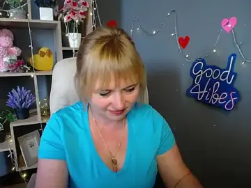KiraSmiling  live sex cam