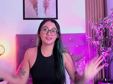 Ravena_queen  live sex cam