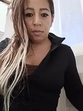 Roxii3  live sex cam