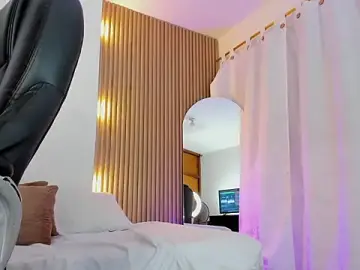 Celeste_Boom  live sex cam
