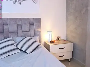 Emma_gatess  live sex cam