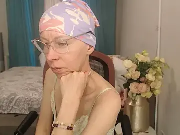 LuxuryNika  live sex cam