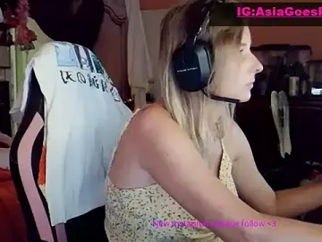 YourSecretGF963  live sex cam