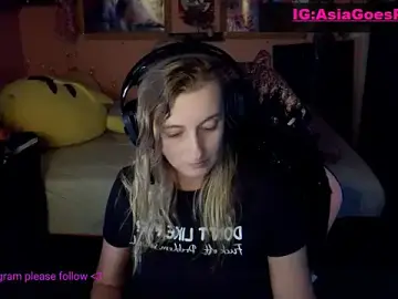 YourSecretGF963  live sex cam