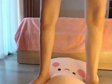 Minamoons  live sex cam