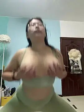 Lynnn1  live sex cam