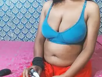 Nikitahot3  live sex cam