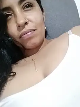Aisha_09  live sex cam