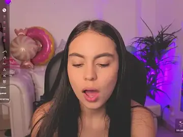 Aleejaa__  live sex cam