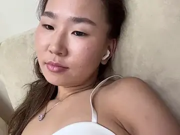 Naomi33  live sex cam