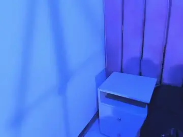Zombitch  live sex cam