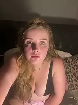 Spoiltsydney101  live sex cam