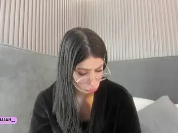 Dasha-b  live sex cam