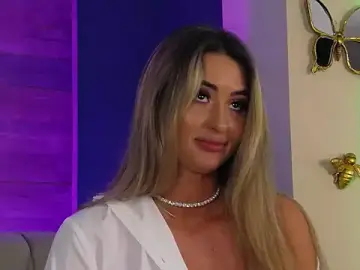LoraDevine  live sex cam