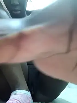 Chizara2  live sex cam