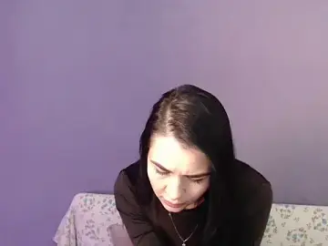 Divina_kira  live sex cam