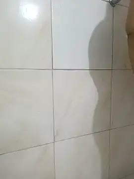 Lovesquirt2  live sex cam