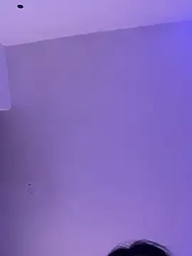 Skullvalu  live sex cam