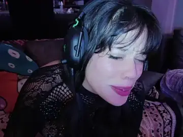 Ginakatana  live sex cam