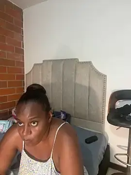 LiraRusso  live sex cam